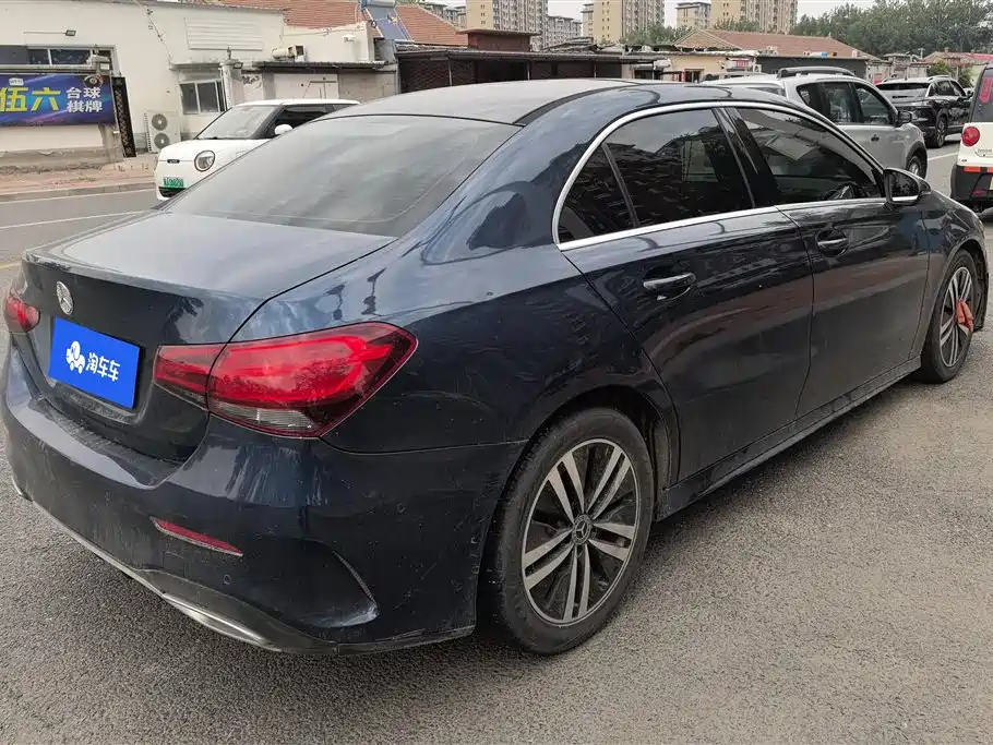 Mercedes-Benz A-Class 2019 — фото 3