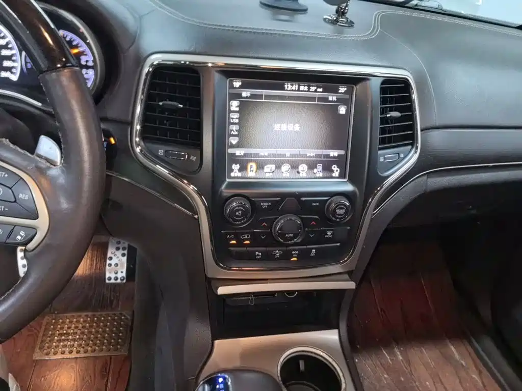 Jeep Grand Cherokee 2014 — фото 6