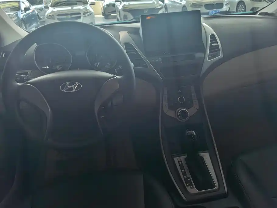 Hyundai Elantra Langdong 2015 — фото 11