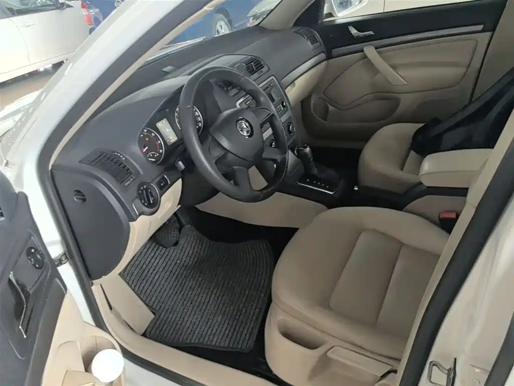 Skoda Octavia 2014 — фото 15