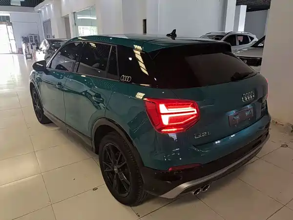 Audi Q2L 2021