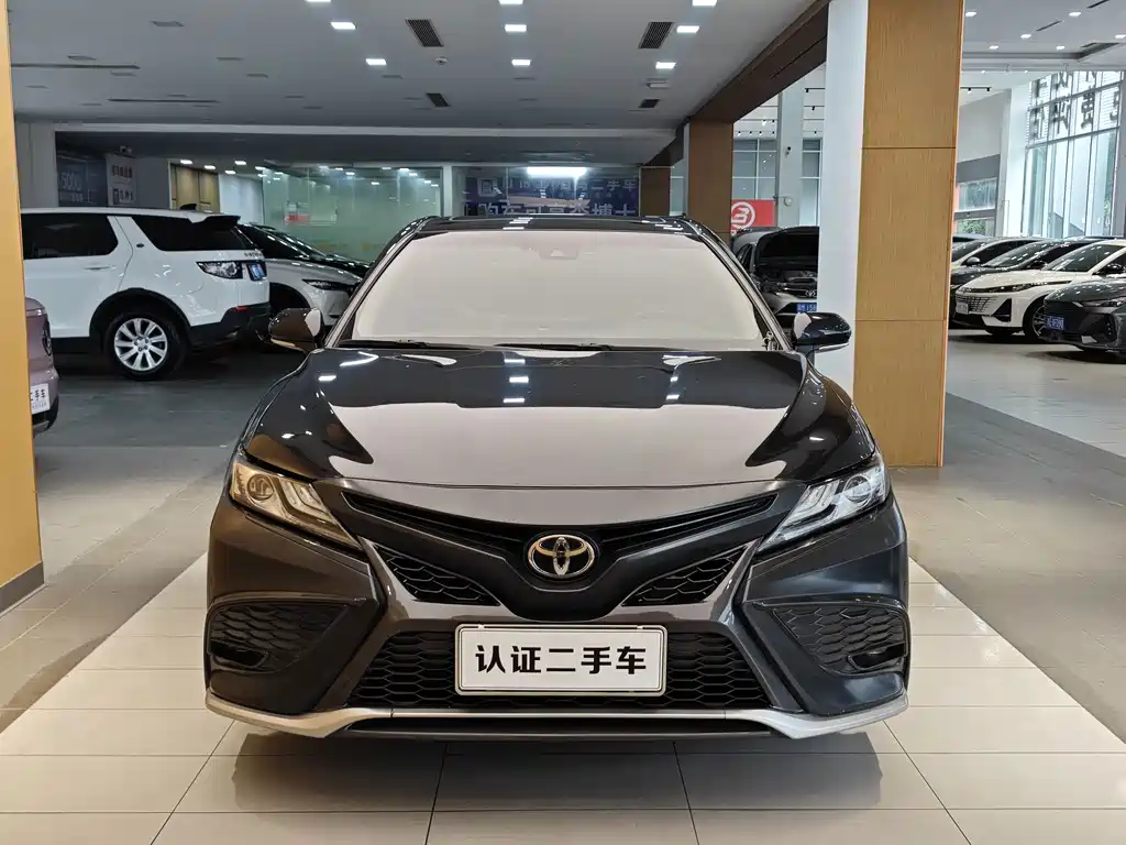 Toyota Camry 2022 — фото 3