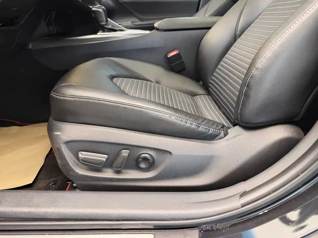 Toyota Camry 2022 — фото 10