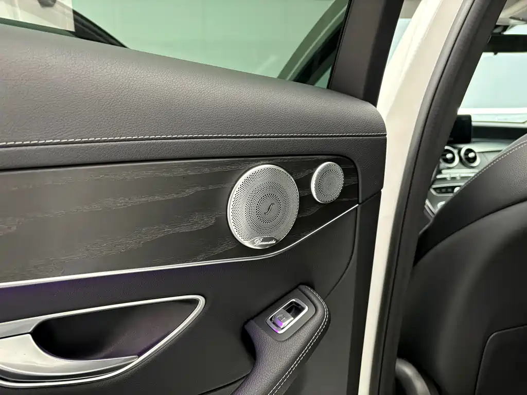 Mercedes-Benz C-Class 2022 — фото 15