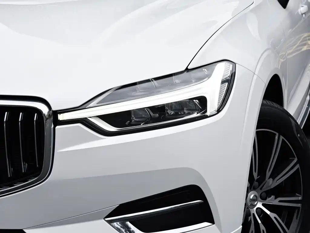 Volvo XC60 2020 — фото 9