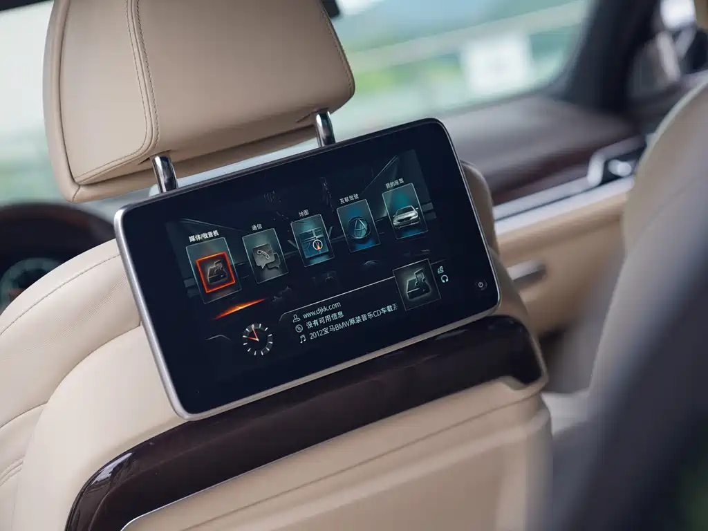 BMW 7 Series 2015 — фото 14