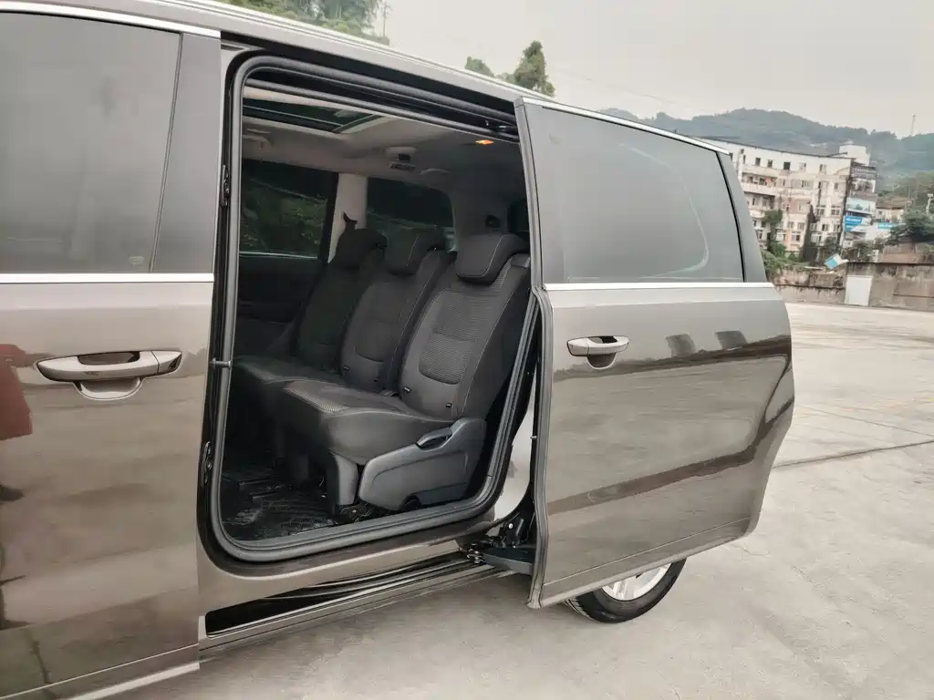 Volkswagen Sharan 2017 — фото 17
