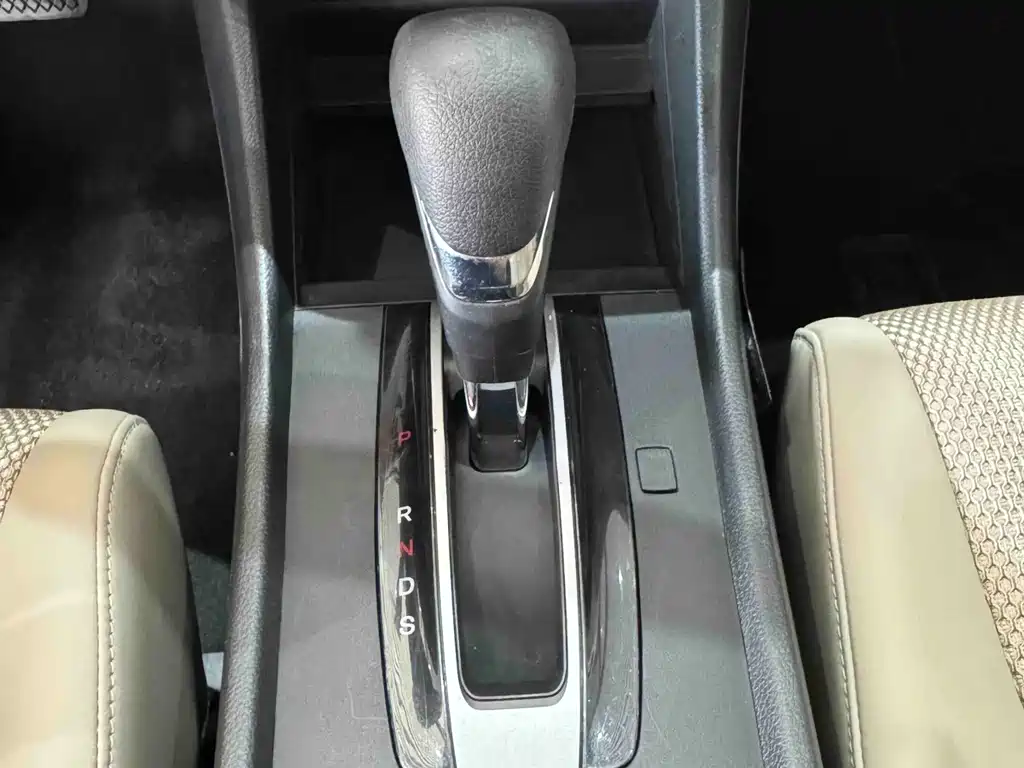 Honda Jade 2016 — фото 15