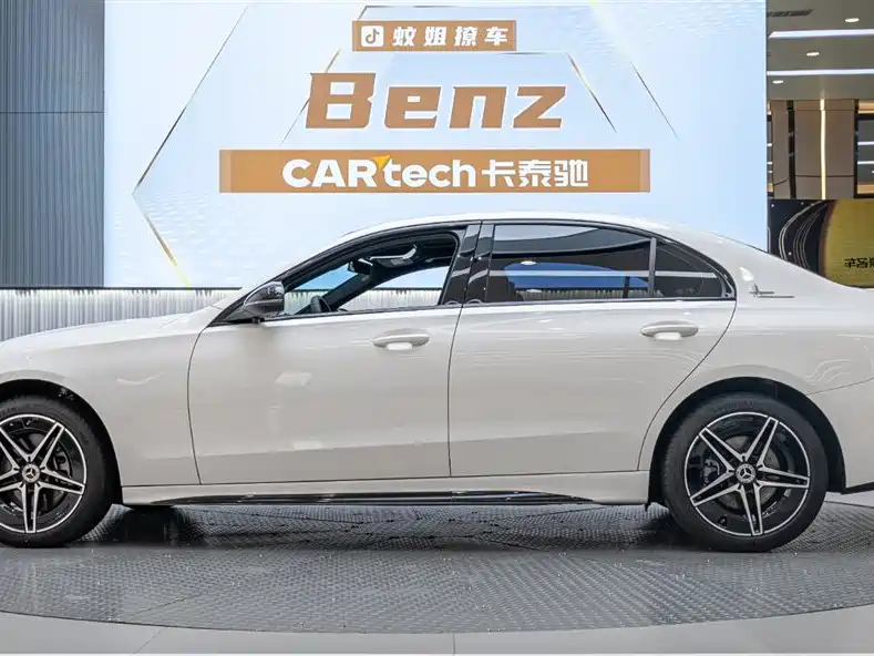 Mercedes-Benz C-Class 2024 — фото 10
