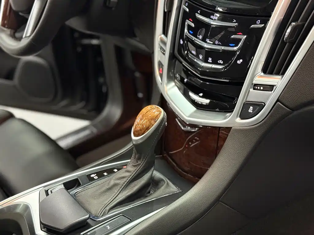 Cadillac SRX 2014 — фото 16