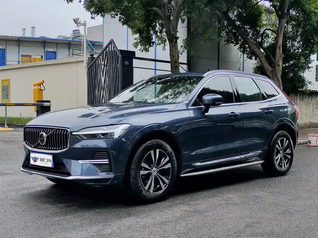 Volvo XC60 2024 — фото 1