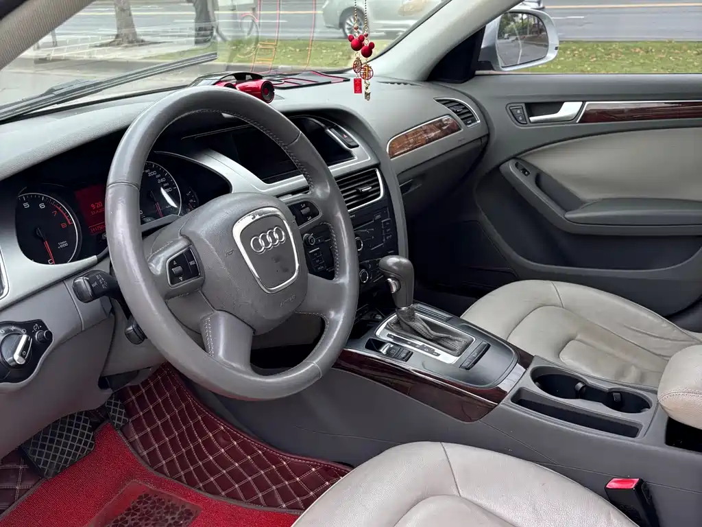 Audi A4L 2012