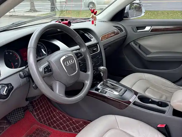 Audi A4L 2012