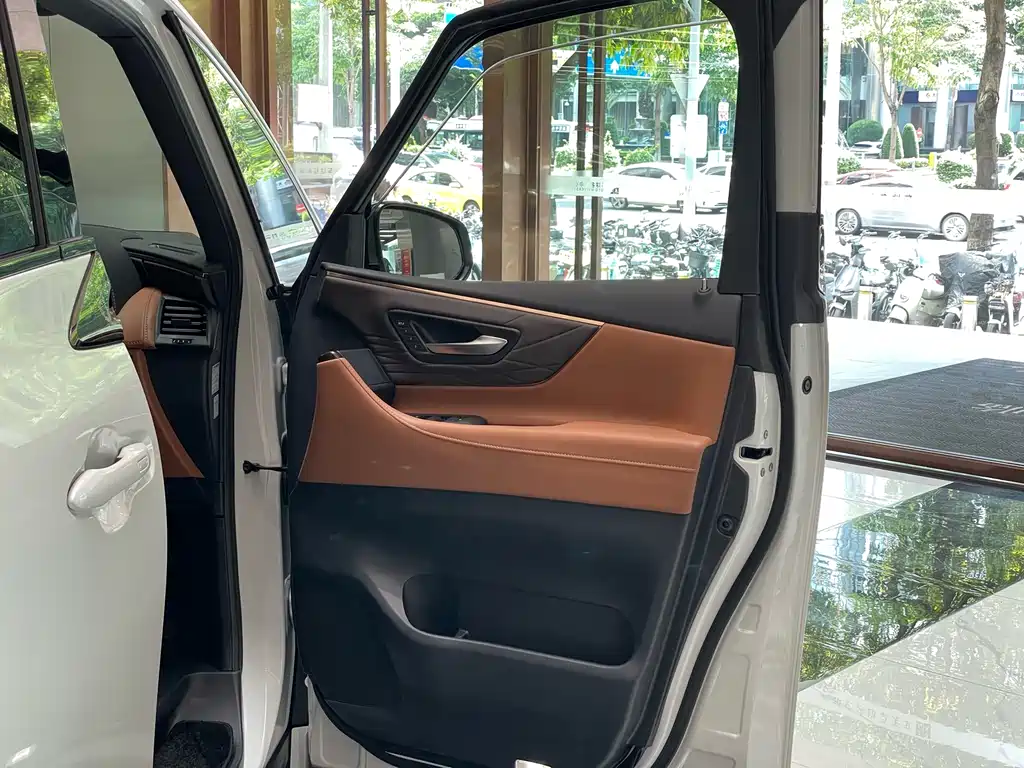 Toyota Vellfire 2026 — фото 12