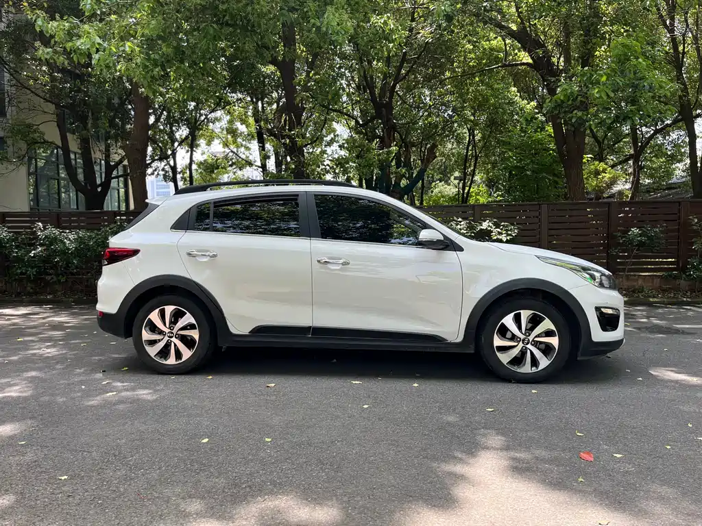 Kia KX Cross 2019 — фото 5