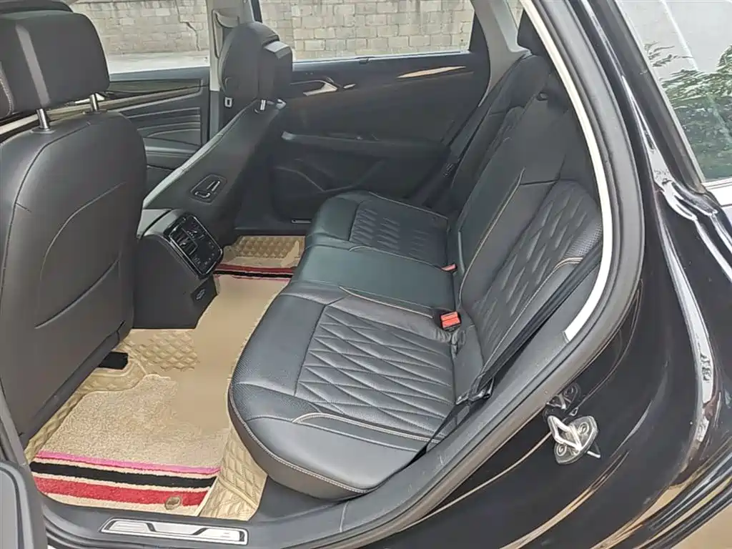 Volkswagen Passat 2019 — фото 17