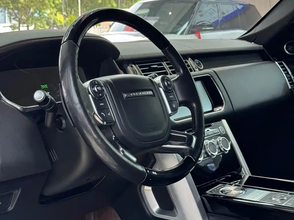 Land Rover Range Rover 2018 — фото 18