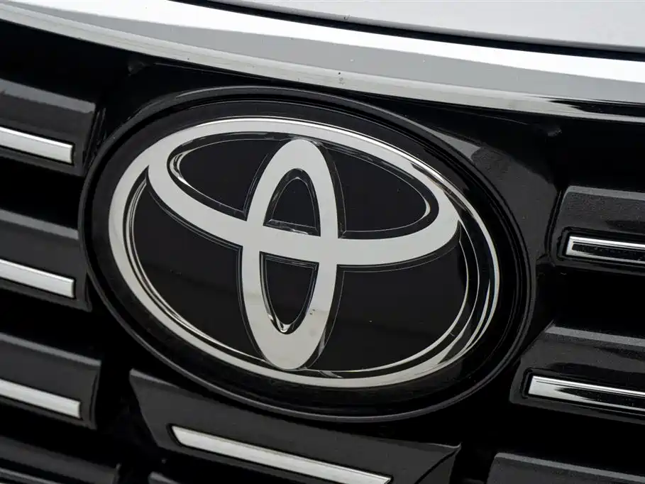 Toyota Avalon 2023 — фото 12