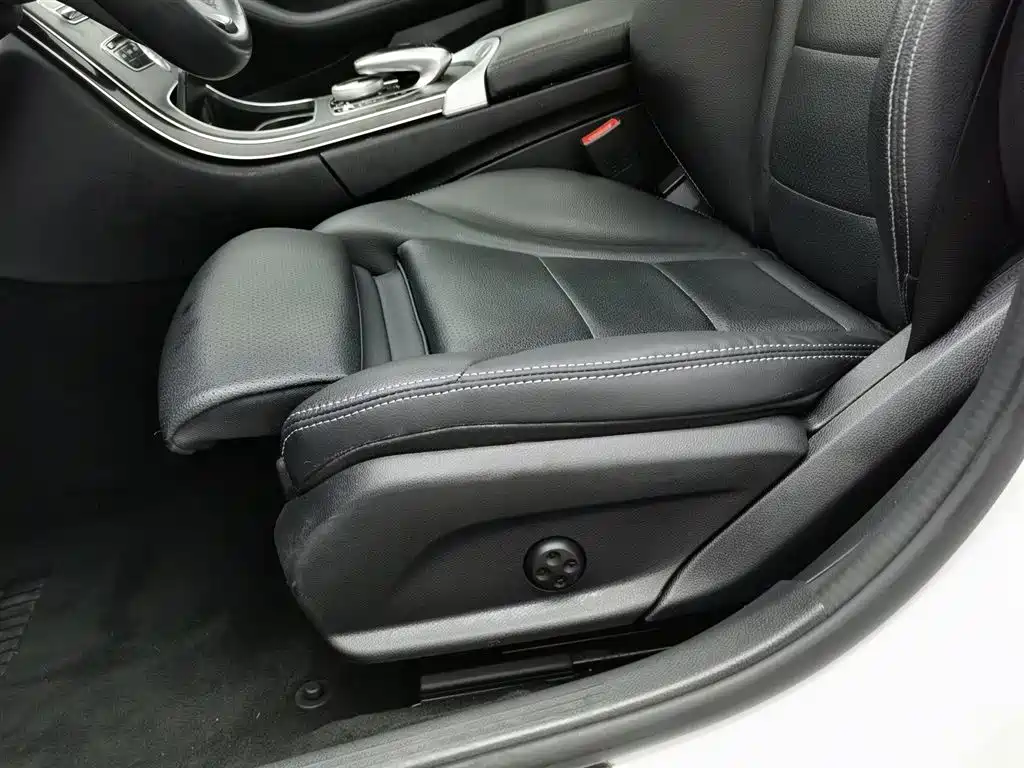 Mercedes-Benz C-Class 2018 — фото 20