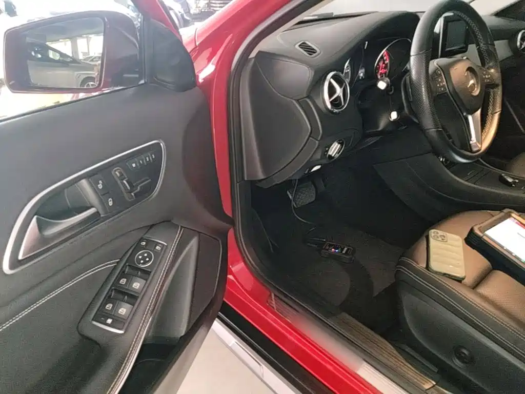 Mercedes-Benz GLA 2015 — фото 15