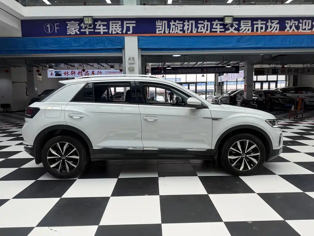 Volkswagen T-Roc 2023