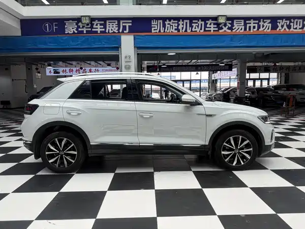 Volkswagen T-Roc 2023