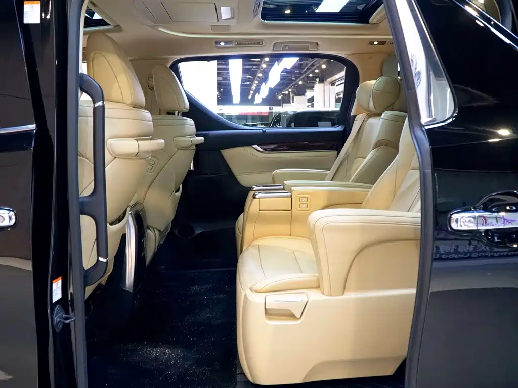 Toyota Alphard 2016 — фото 9