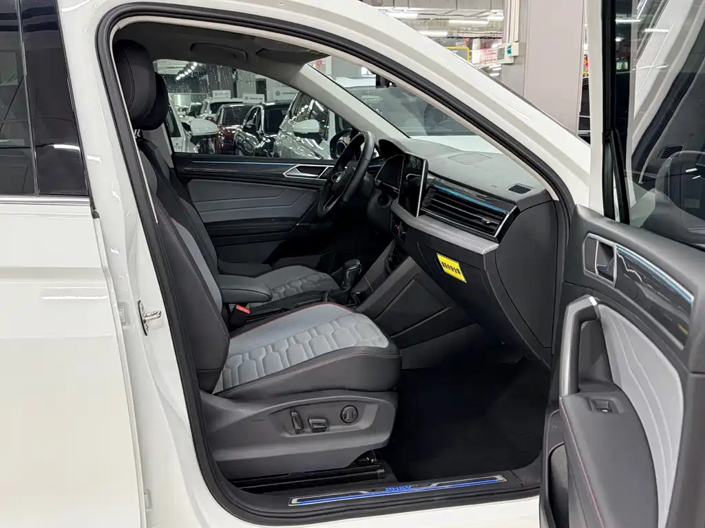 Volkswagen Tiguan L New Energy 2023 — фото 12