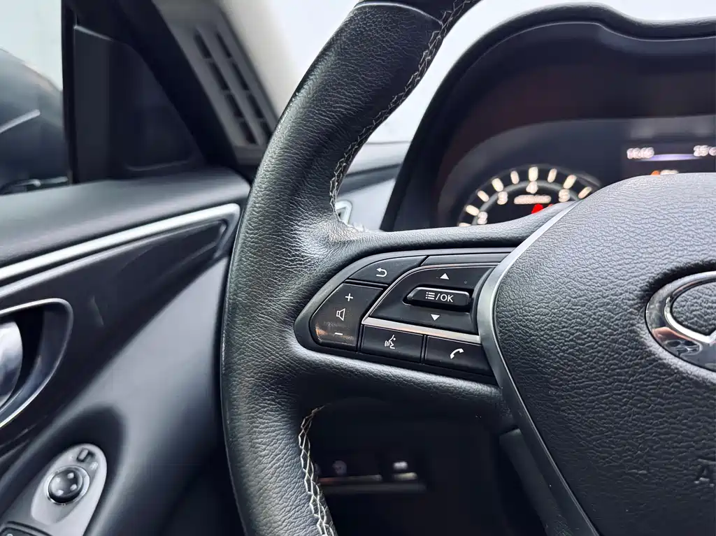 Infiniti Q50L 2019 — фото 17