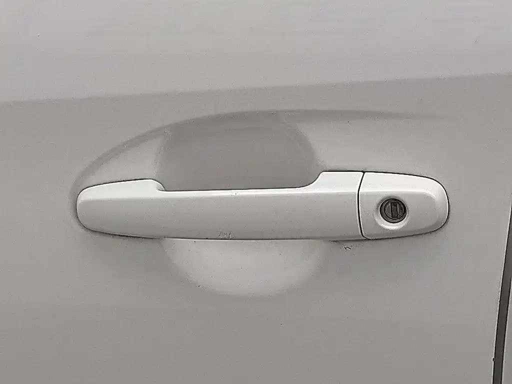 Toyota Yaris L 2014 — фото 18
