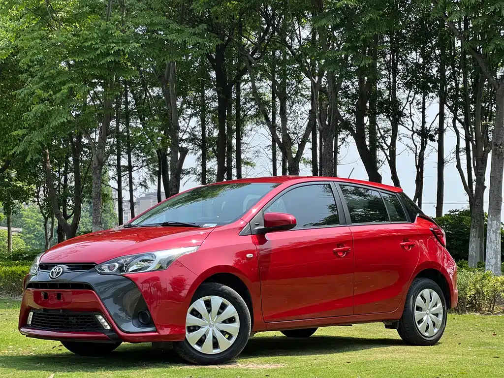 Toyota Yaris L 2021 — фото 10