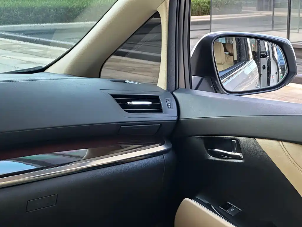 Toyota Alphard 2016 — фото 13