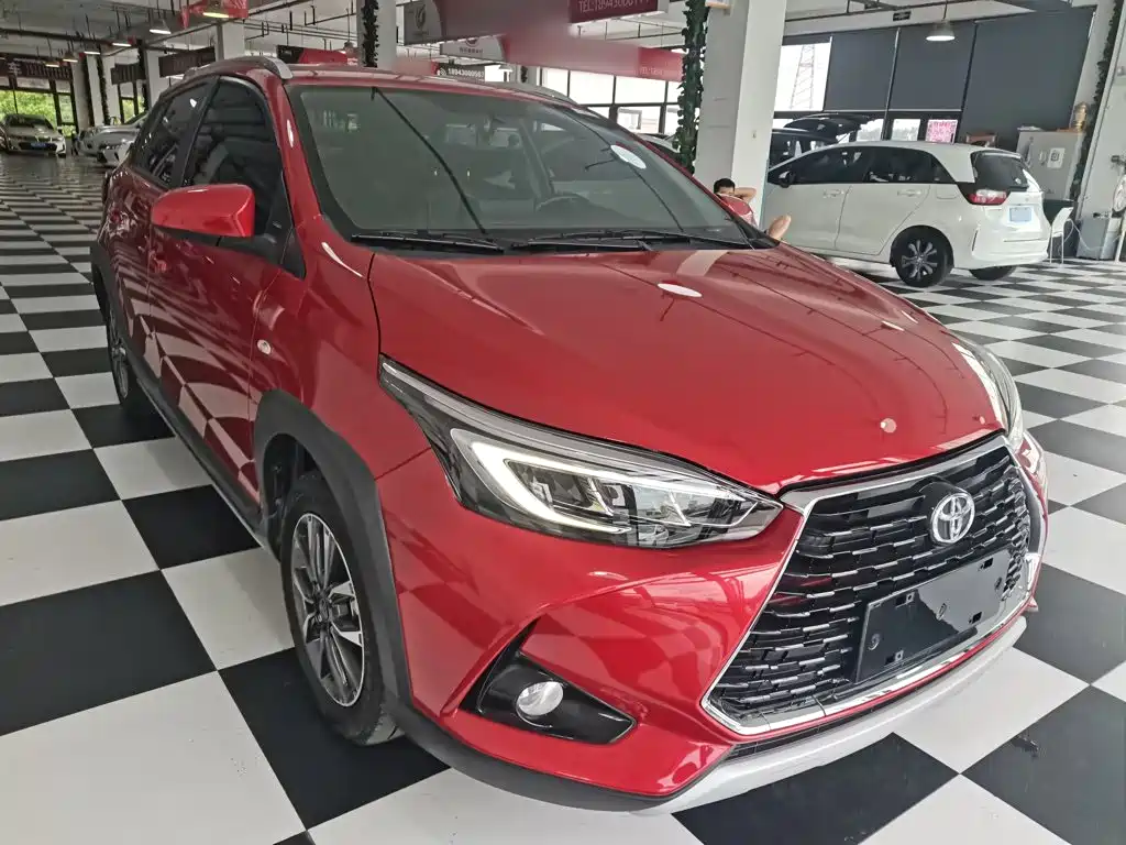 Toyota Yaris L 2023 — фото 8