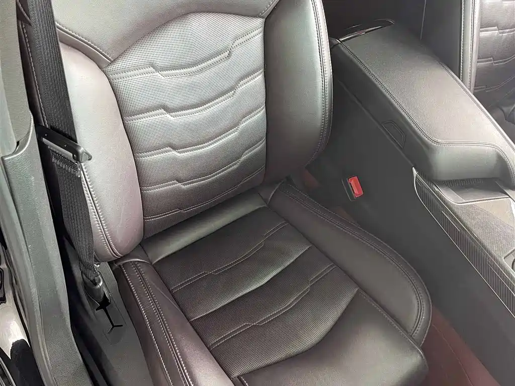 Cadillac CT6 2022 — фото 11