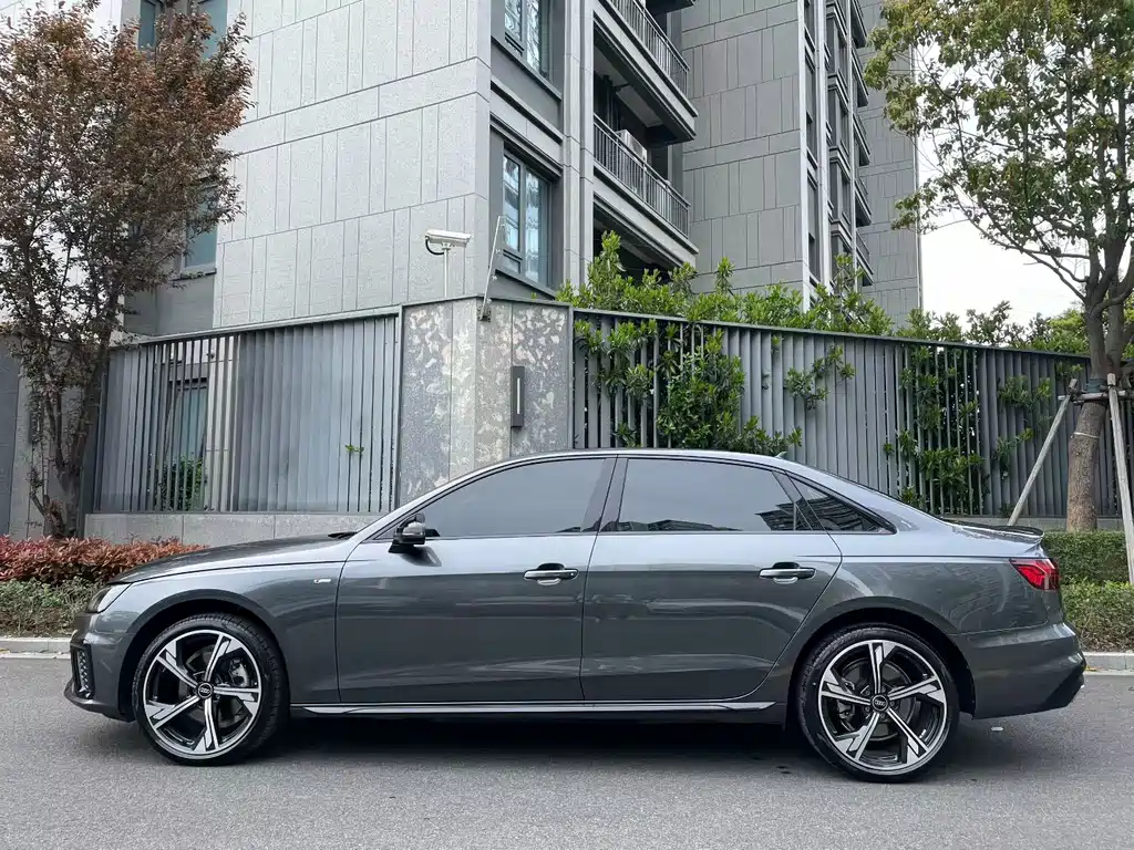 Audi A4L 2025 — фото 13
