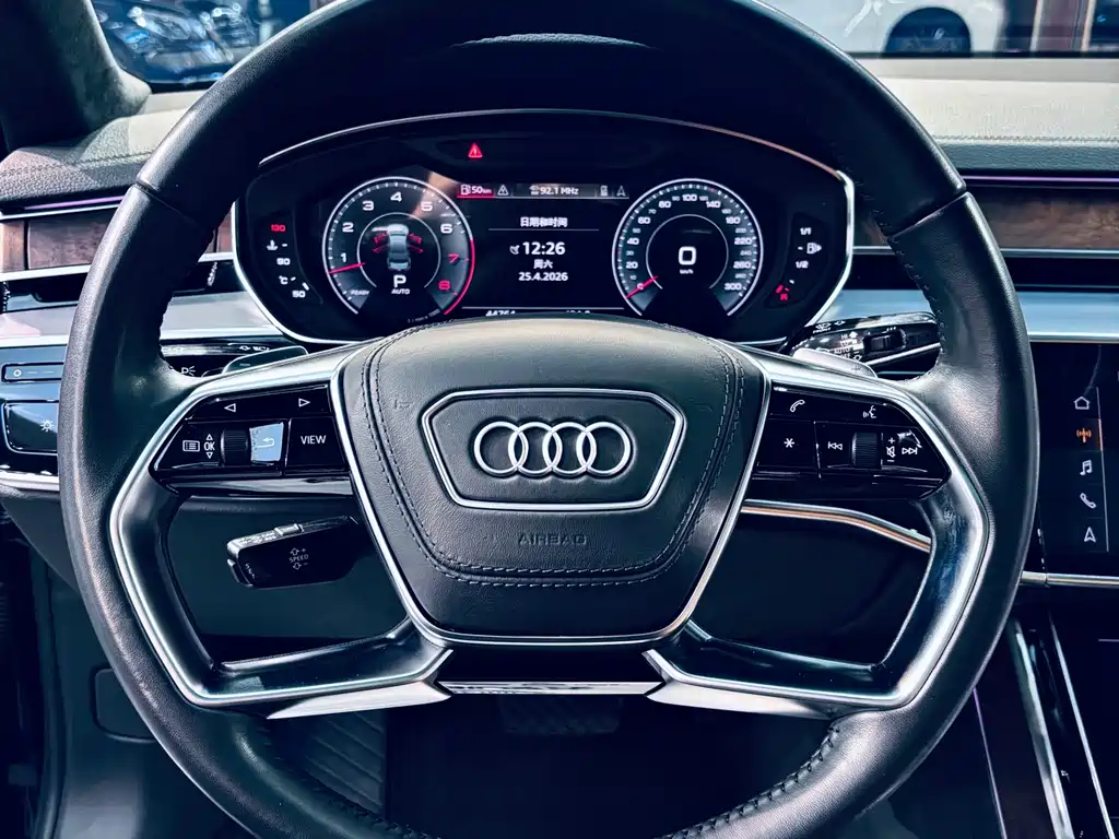 Audi A8 2018 — фото 5