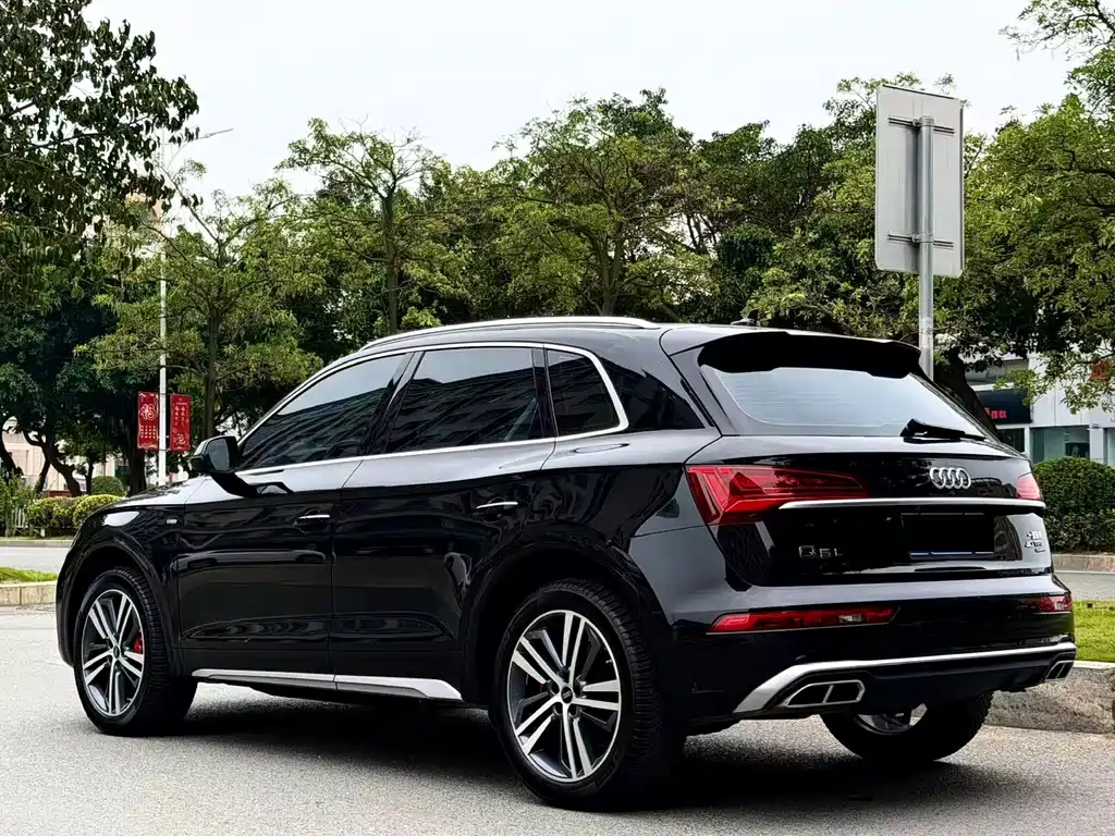 Audi Q5L 2023 — фото 9
