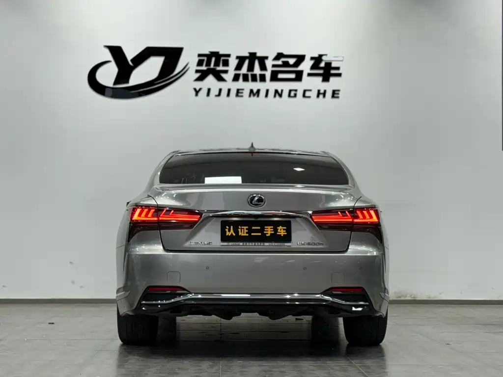 Lexus LS 2022 — фото 18