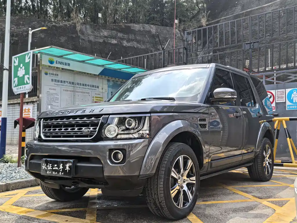 Land Rover Discovery 2016 — фото 1