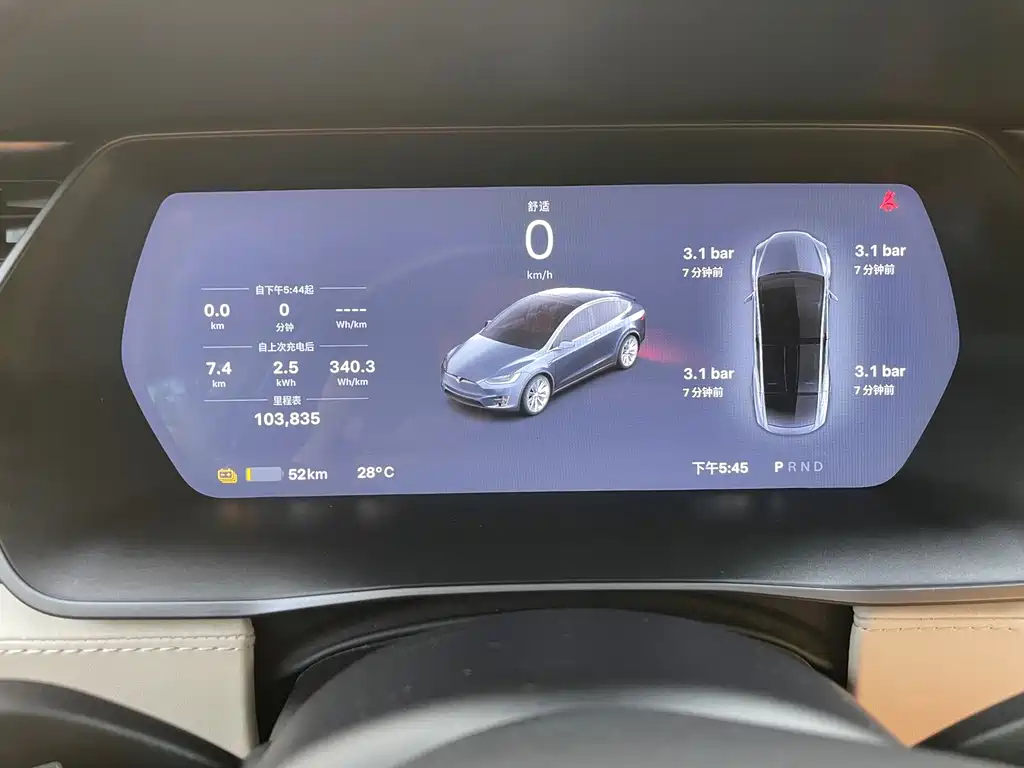 Tesla Model X 2019 — фото 17