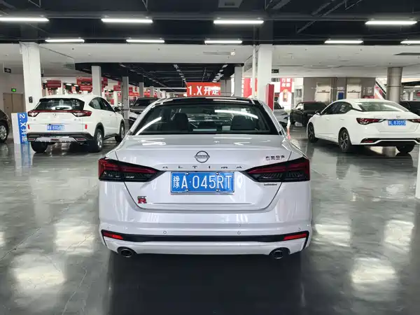 Nissan Teana 2023