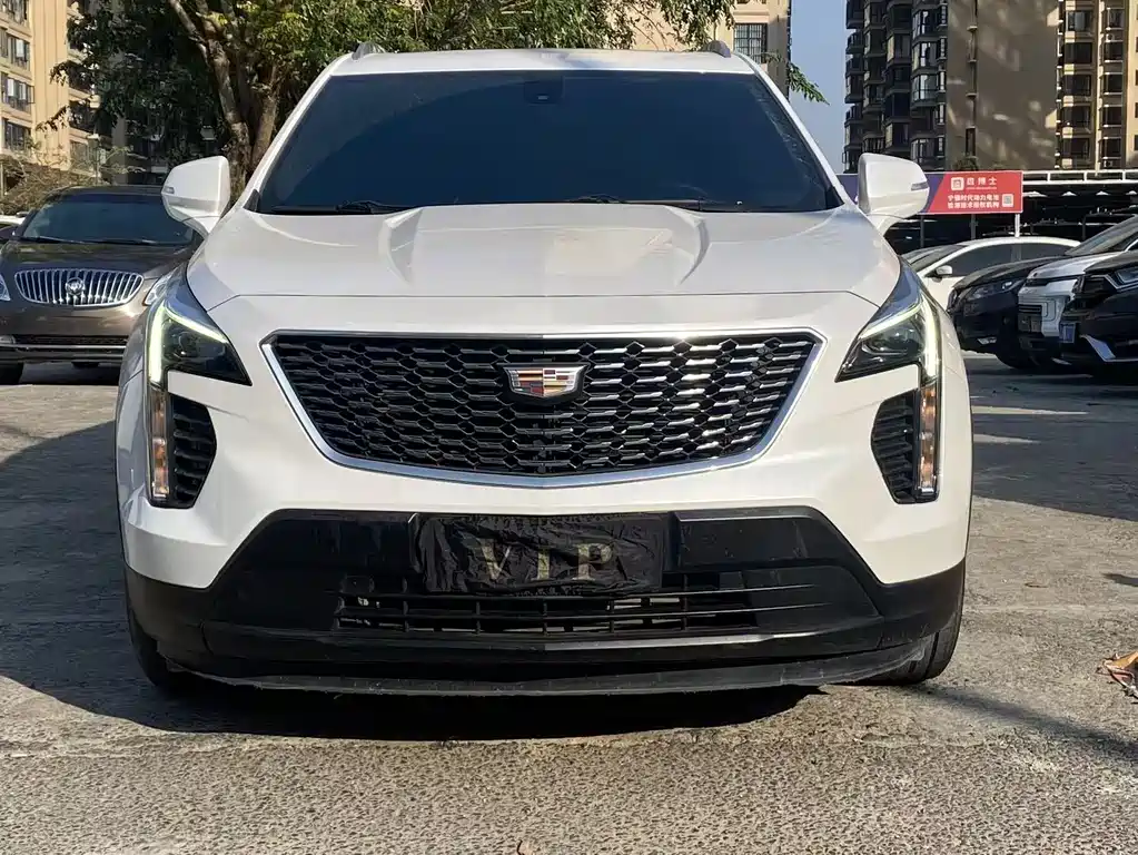 Cadillac XT4 2022 — фото 2