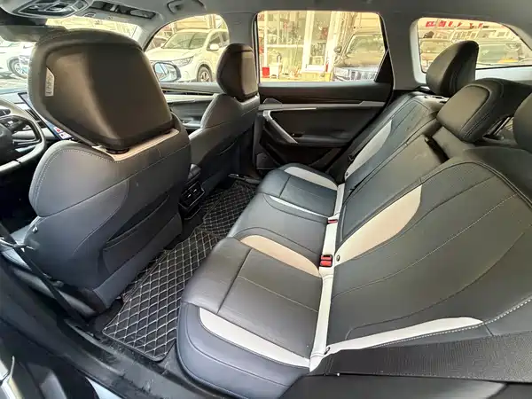 Geely Boyue L 2024