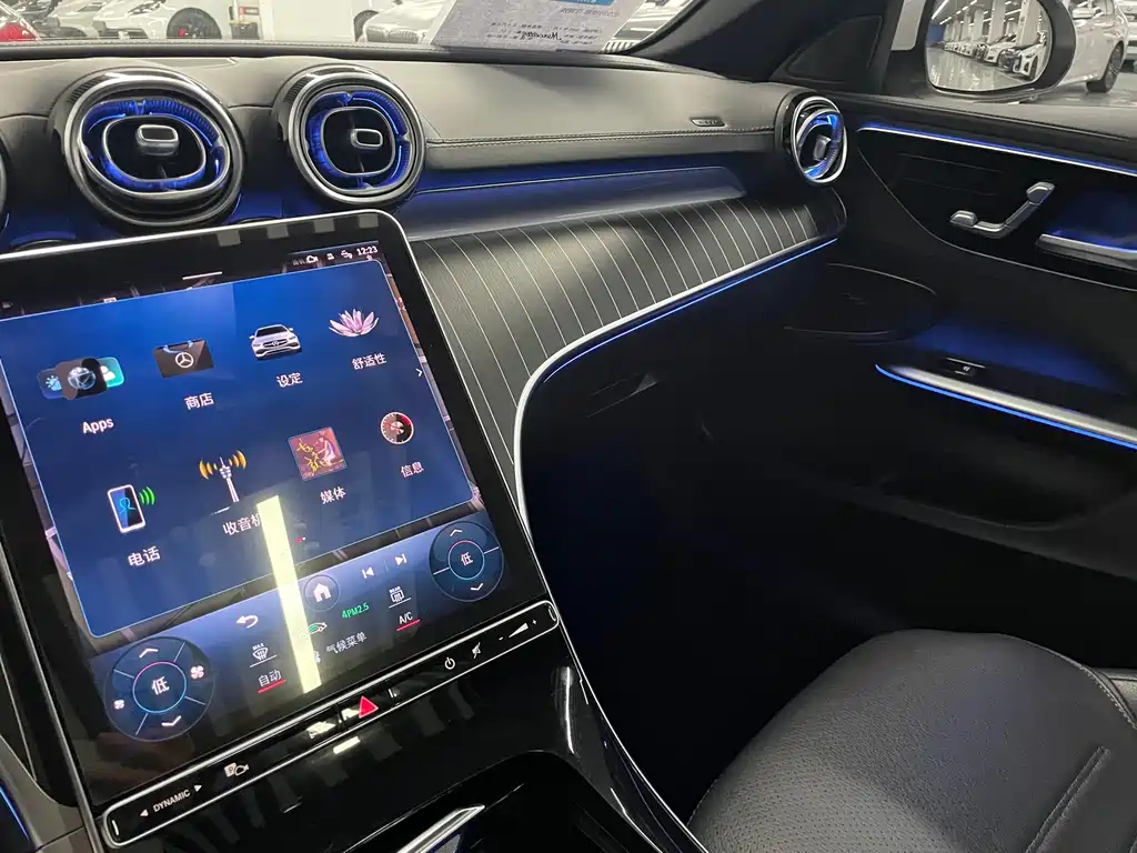 Mercedes-Benz C-Class 2023 — фото 17