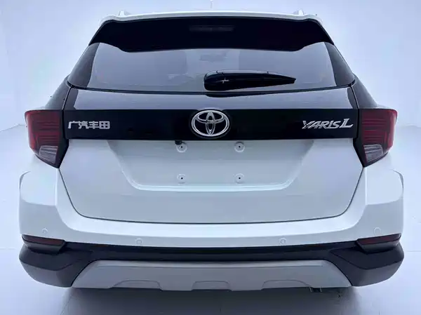 Toyota Yaris L 2022