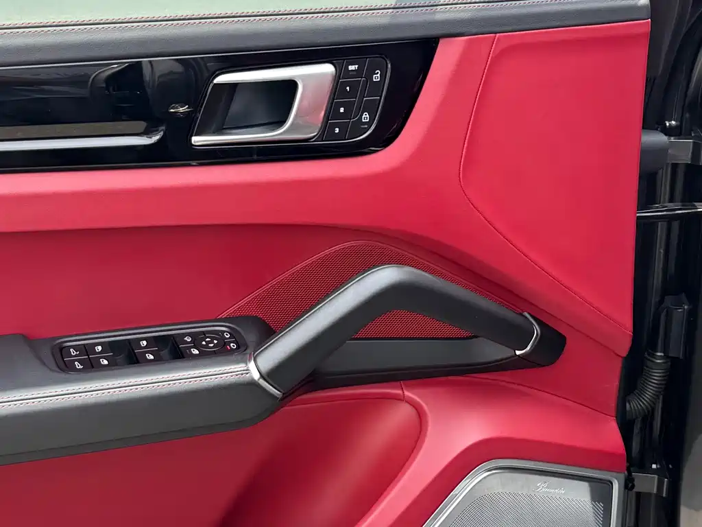 Porsche Cayenne 2019 — фото 17