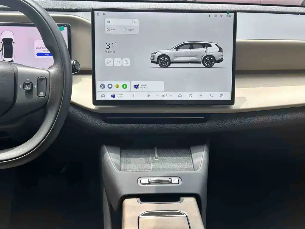 Volvo XC70 Plug-In Hybrid 2025 — фото 9