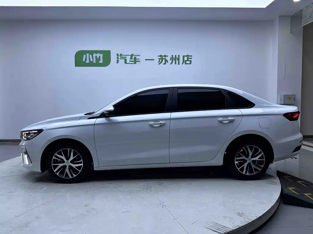 Geely Emgrand 2023 — фото 8