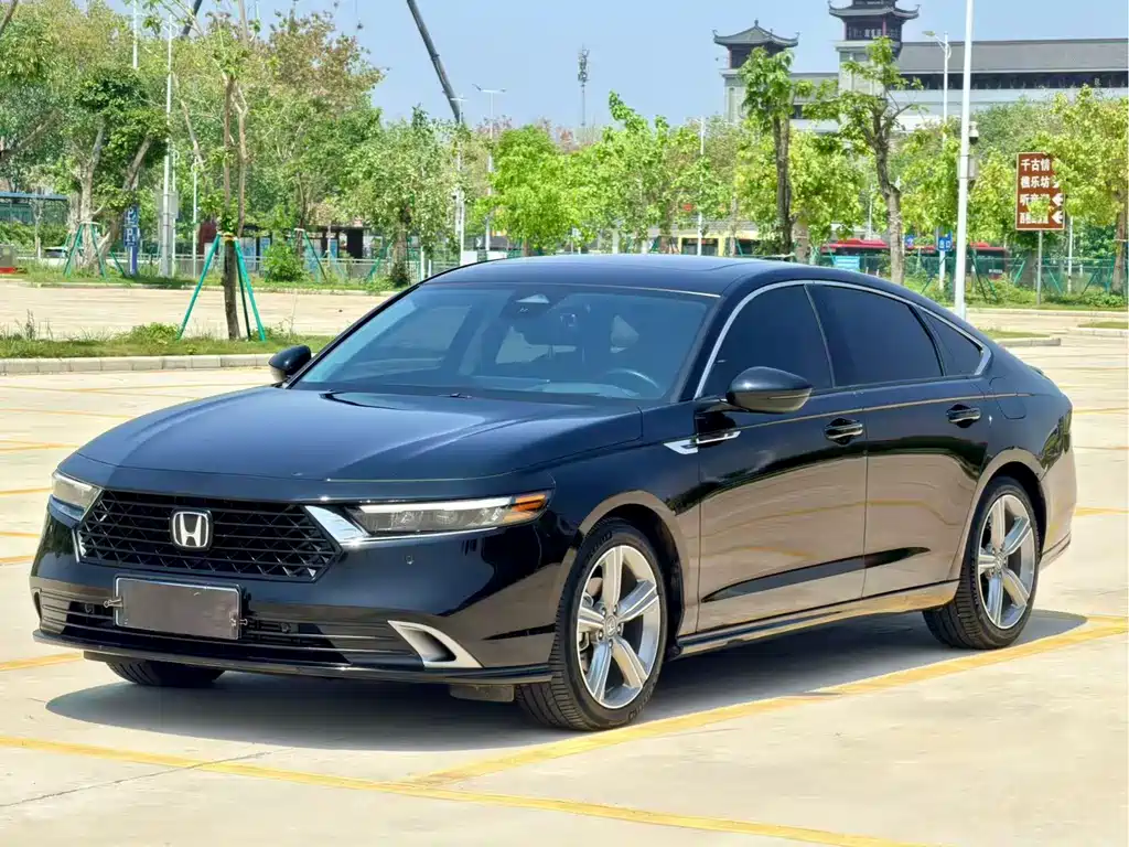 Honda Accord 2023 — фото 1