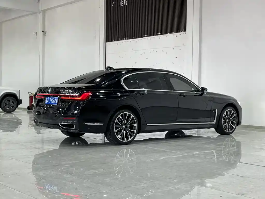 BMW 7 Series 2019 — фото 14